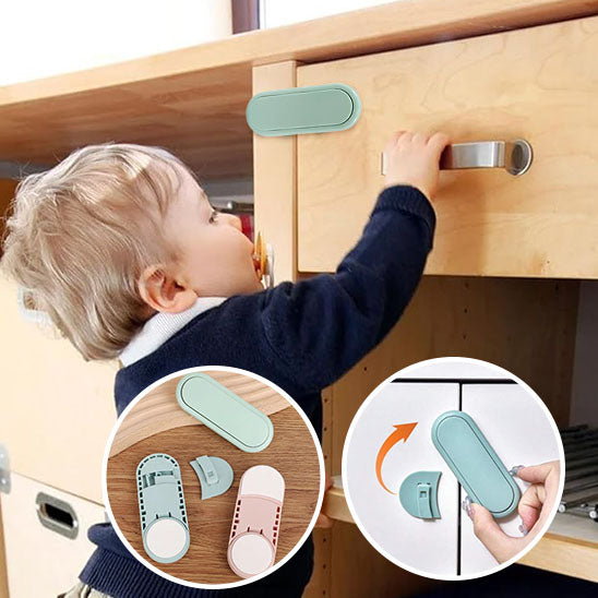 bloque porte vert clair enfant blond essaie ouvrir placard cuisine verrou rotatif