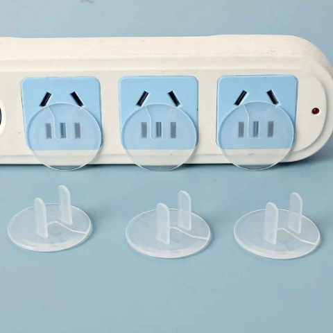 cache pour prise transparent 3 pièces branchées multiprise rallonge fond bleu