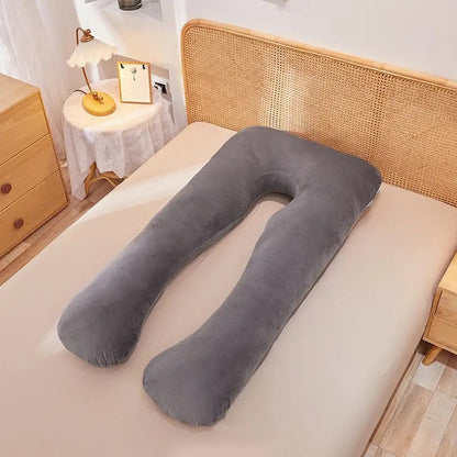 coussin de grossesse gris forme U vue côté lit moderne
