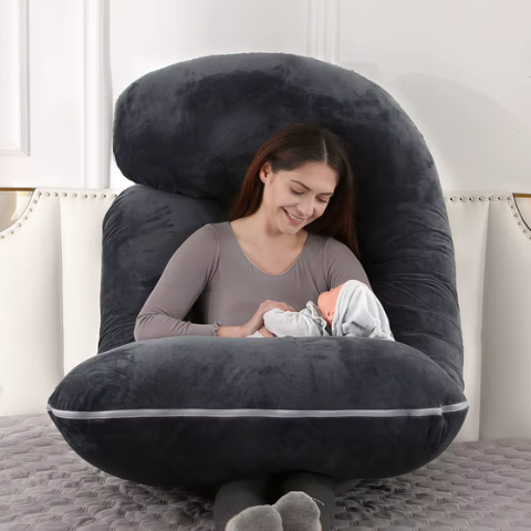 coussin de maternité forme G noir femme lisant soutien dos